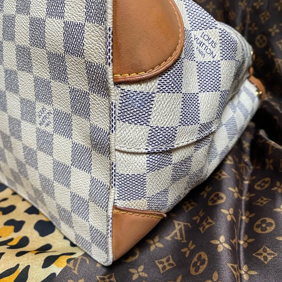 Louis Vuitton Hampstead PM in Azur - Picture 9 of 15